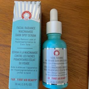 First Aid Beauty FAB Facial Radiance Niacinamide